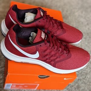 Men's Nike Run Swift Sz 10